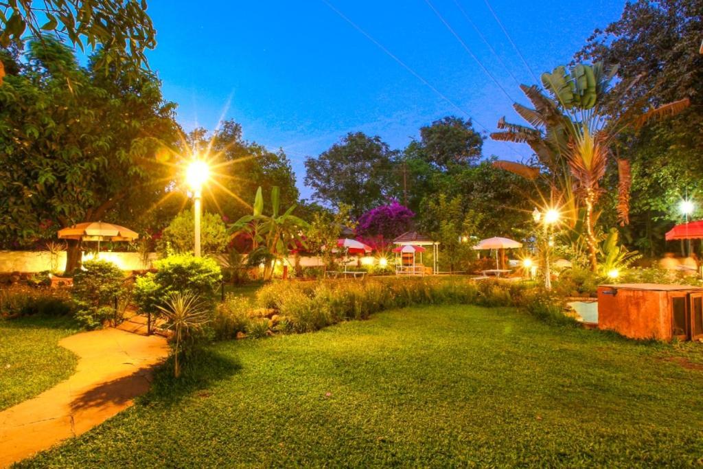 Lake View Resort Lonavala Dış mekan fotoğraf