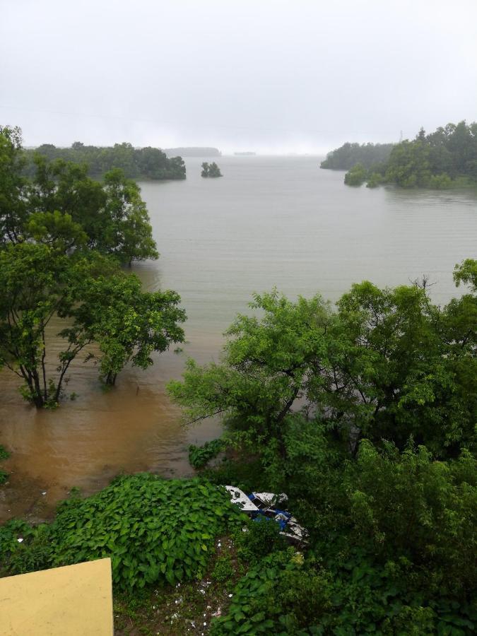 Lake View Resort Lonavala Dış mekan fotoğraf